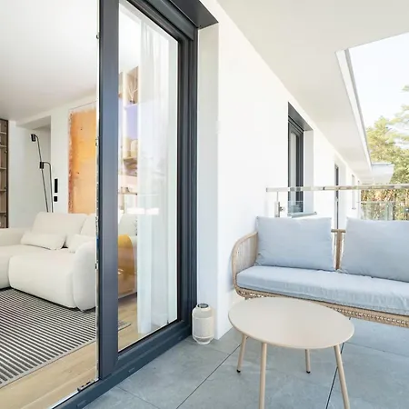 Zielona 16 아파트 미에드지보드지